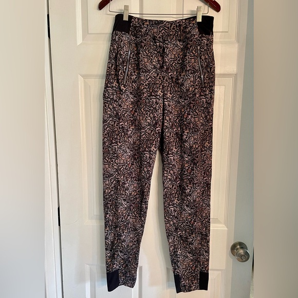 Athleta Trekkie Lightweight Ripstop Walking Joggers - Picture 1 of 3